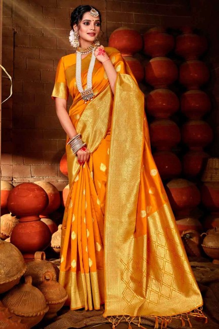 Fashionable Red Banarasi Saree in Banarasi raw Silk with Weaving