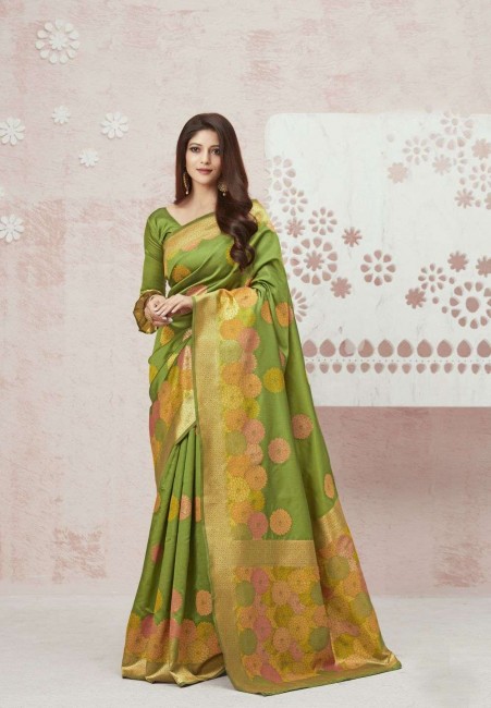 Appealing Green Saree with Weaving Silk