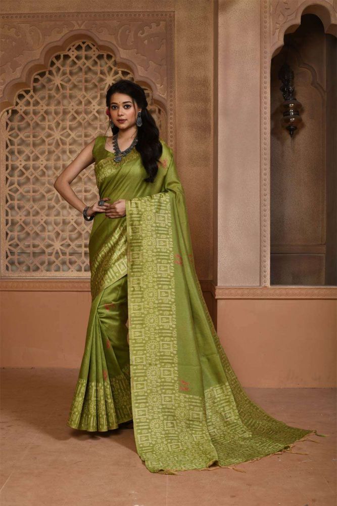 Raw silk saree with designer blouse discount