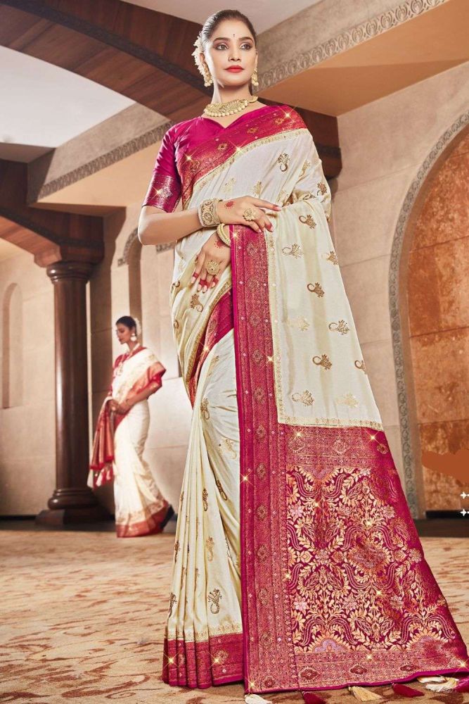 Silk Off white Saree in Weaving