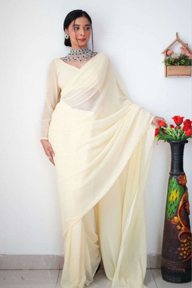 Off white Saree Online Designer Georgette saree with Georgette Blouse at Shopkund UK SR25100